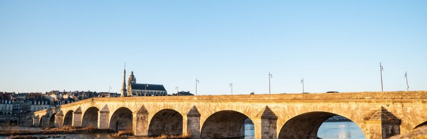 POnt de la Ville de Blois en Loire